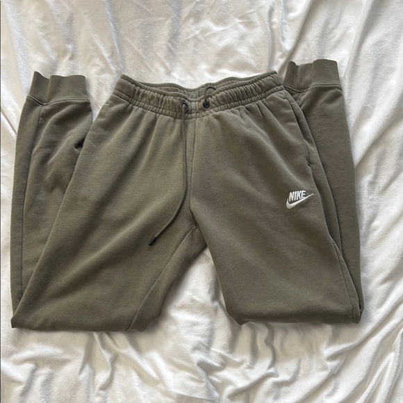 Nike Pants - Nike Women’s Olive Sweatpants